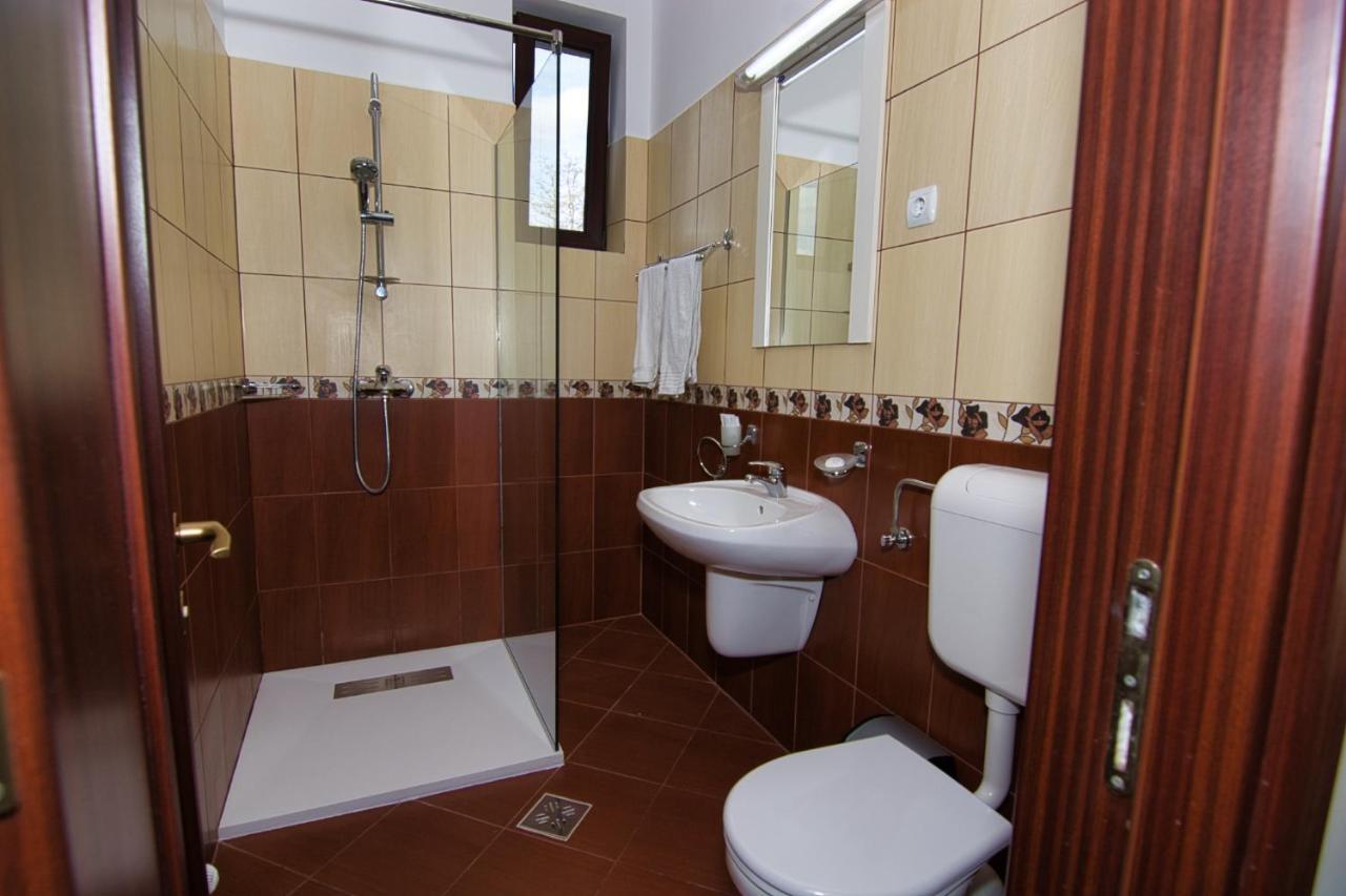 Motel Seaca Кэлимэнешти Экстерьер фото