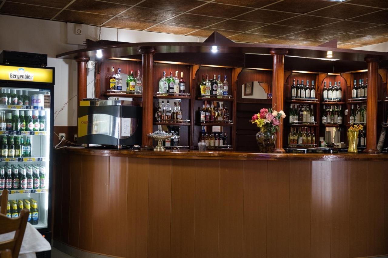 Motel Seaca Кэлимэнешти Экстерьер фото